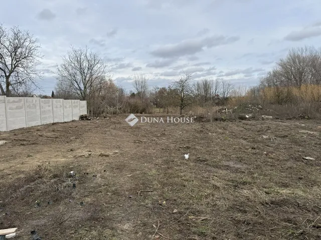 Eladó telek Pér 2086 nm