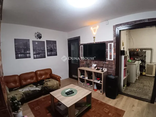 Eladó ház Bakonyszombathely, Damjanich utca 95 nm