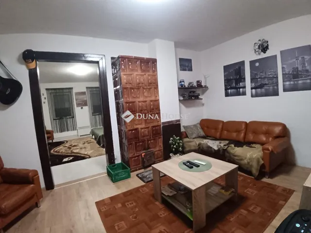 Eladó ház Bakonyszombathely, Damjanich utca 95 nm