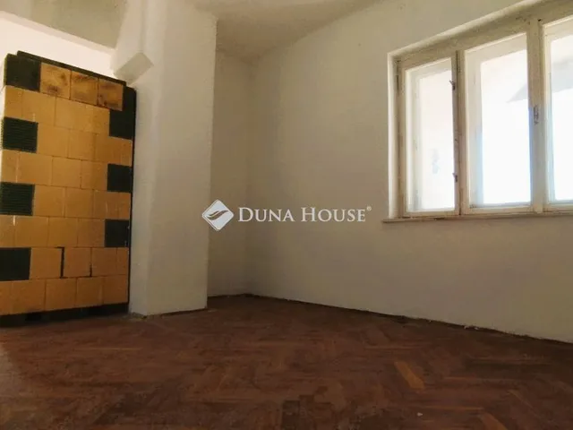 Eladó ház Peresznye 138 nm