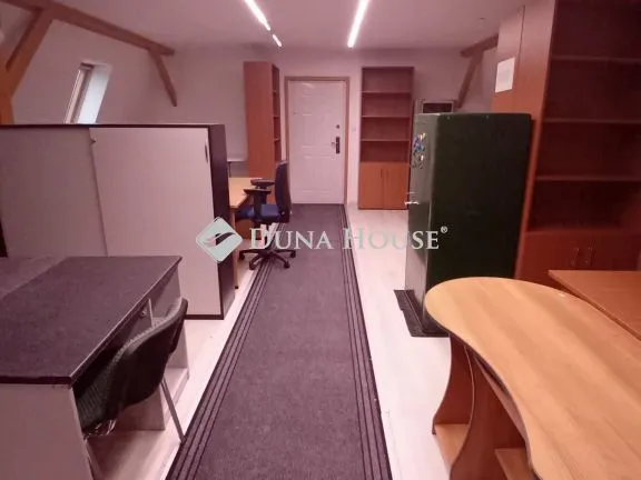 Kiadó kereskedelmi és ipari ingatlan Győr 330 nm