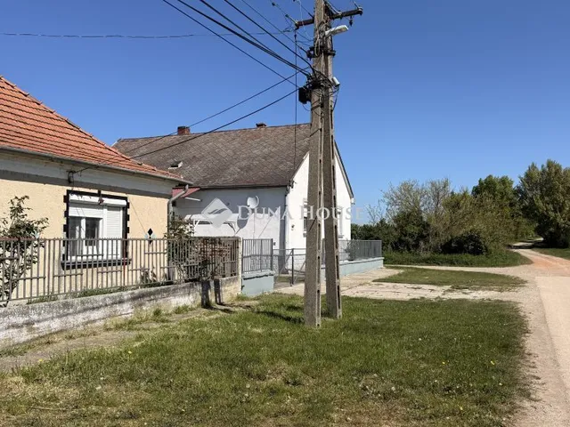 Eladó ház Mosonszentmiklós, Akácos utca 65 nm