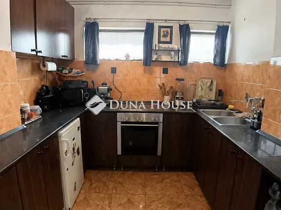 Eladó ház Bakonyszombathely, Bem utca 76 nm