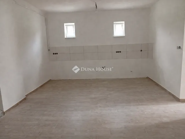 Eladó ház Bábolna 83 nm