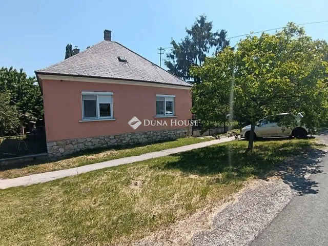 Eladó ház Ácsteszér 90 nm