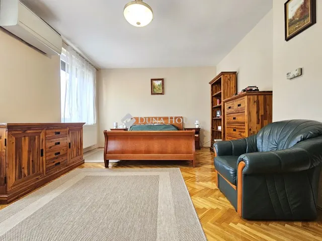 Eladó lakás Győr, Batthyány tér 98 nm
