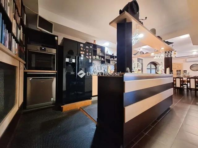 Eladó ház Győr 280 nm