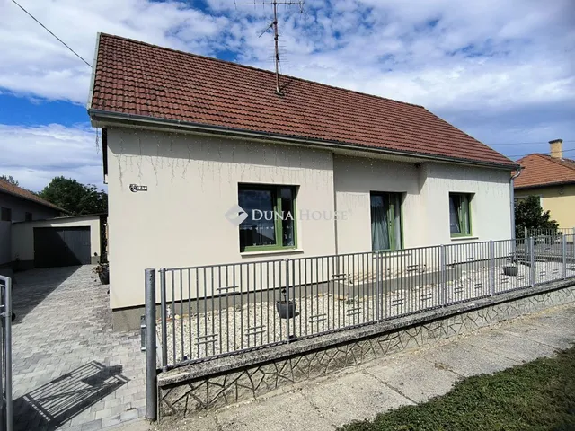 Eladó ház Nagybajcs 144 nm