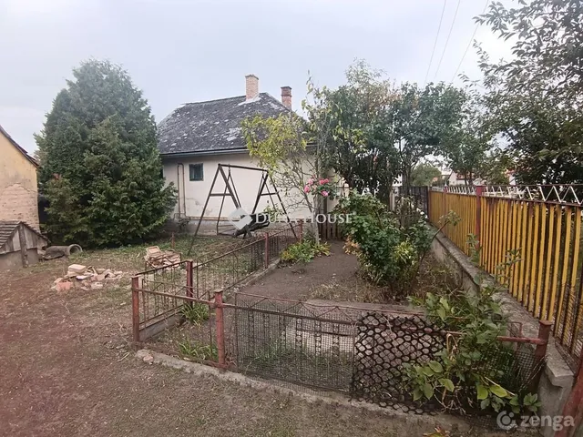 Eladó ház Kisbér, Weinchein Béla uca 64 nm