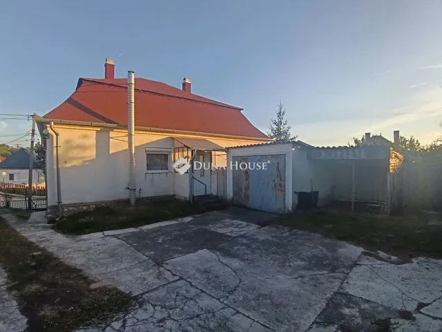Eladó ház Súr, Deák Ferenc utca 120 nm