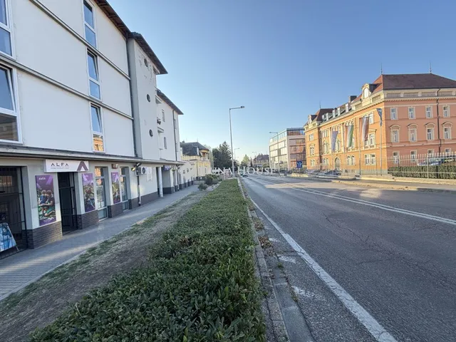 Kiadó lakás Győr, Bartók Béla út 66 nm