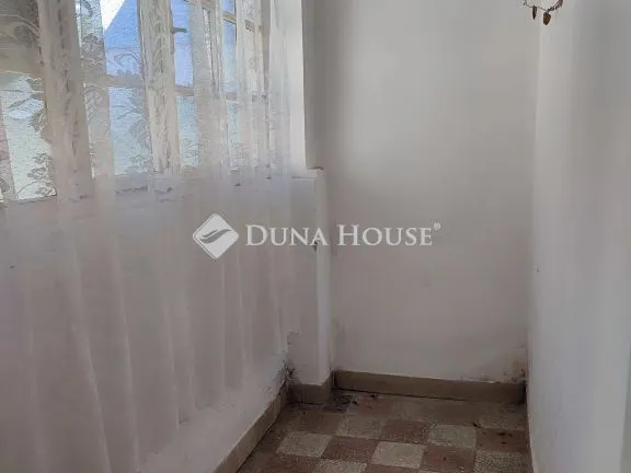 Eladó ház Súr 70 nm