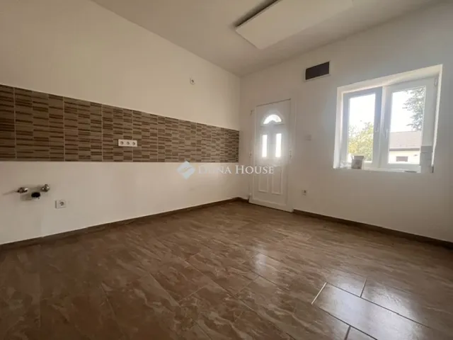 Eladó lakás Győrzámoly 45 nm