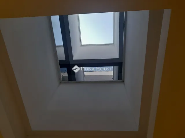 Kiadó kereskedelmi és ipari ingatlan Debrecen, Hunyadi János utca 154 nm