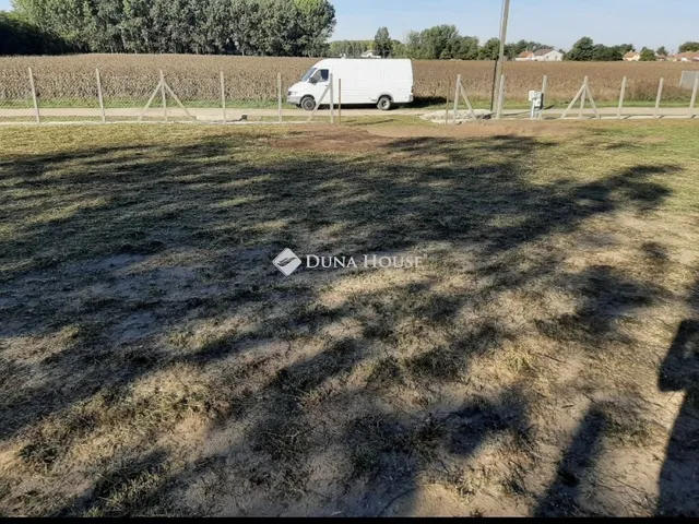 Eladó telek Sáránd 820 nm