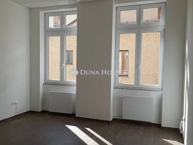Eladó lakás Debrecen 102 nm