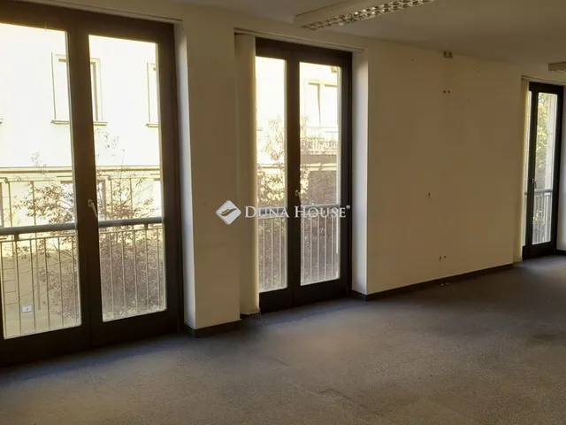 Kiadó kereskedelmi és ipari ingatlan Debrecen 431 nm