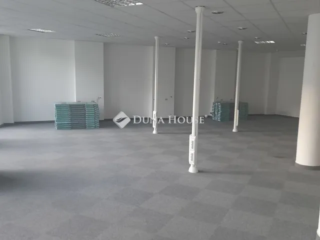 Kiadó kereskedelmi és ipari ingatlan Debrecen 140 nm