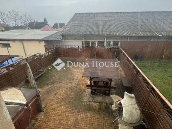 Kiadó ház Debrecen 210 nm