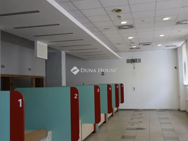 Kiadó kereskedelmi és ipari ingatlan Debrecen 461 nm