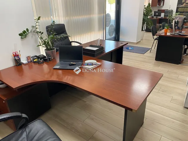 Kiadó kereskedelmi és ipari ingatlan Debrecen 77 nm