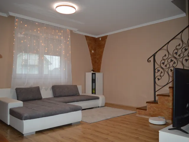 Eladó ház Debrecen 256 nm