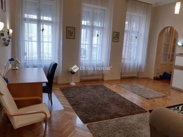 Eladó lakás Debrecen, Piac utca 84 nm
