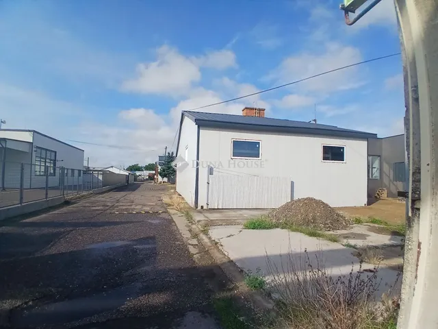 Eladó kereskedelmi és ipari ingatlan Debrecen 450 nm