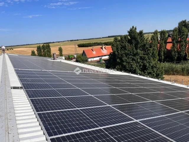 Eladó kereskedelmi és ipari ingatlan Balmazújváros 3500 nm