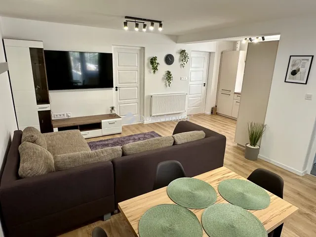 Kiadó ház Debrecen 50 nm