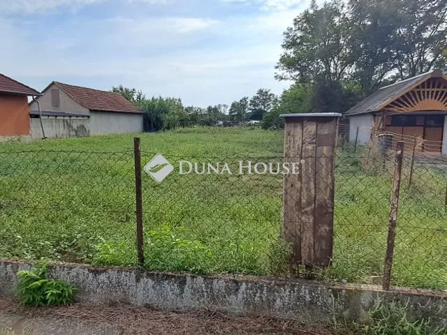 Eladó telek Berettyóújfalu 1082 nm