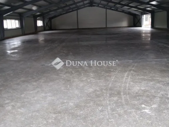 Eladó kereskedelmi és ipari ingatlan Ózd, Bolyki Tamás utca 2400 nm