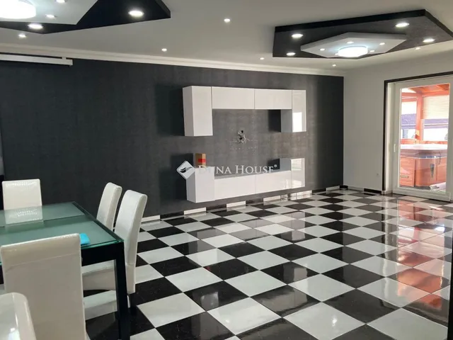 Kiadó ház Debrecen 210 nm