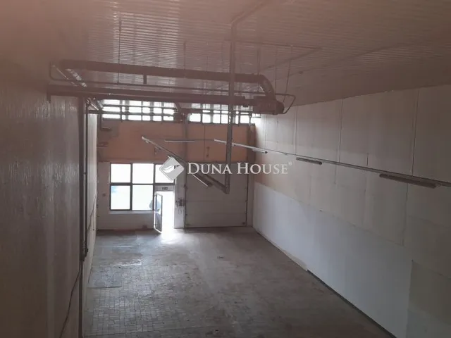 Kiadó kereskedelmi és ipari ingatlan Debrecen, Mikepércsi út 236 nm