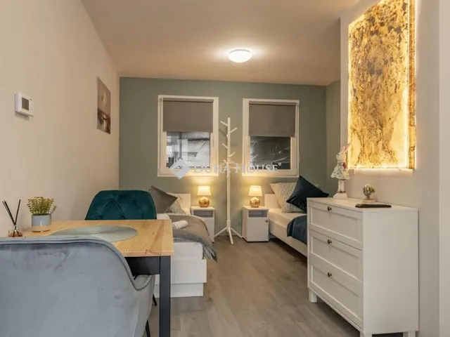 Eladó kereskedelmi és ipari ingatlan Tiszacsege 75 nm