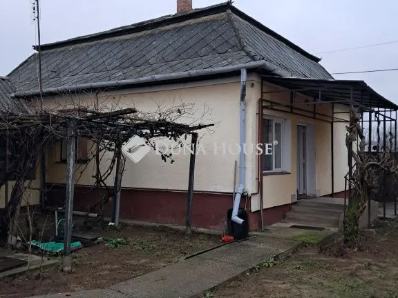 Eladó ház Újléta, Ady Endre utca 63 nm