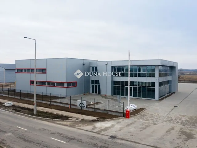 Kiadó kereskedelmi és ipari ingatlan Debrecen 1795 nm