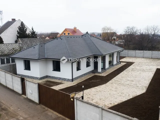 Eladó ház Mikepércs, Orosz István utca 141 nm