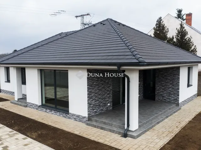 Eladó ház Mikepércs, Orosz István utca 141 nm