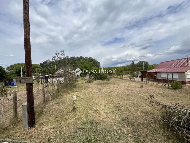 Eladó telek Debrecen 672 nm