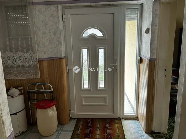 Eladó ház Tetétlen 74 nm