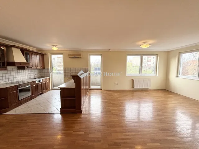 Eladó lakás Debrecen 117 nm