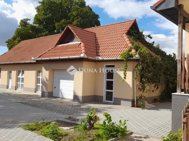 Kiadó kereskedelmi és ipari ingatlan Debrecen 80 nm