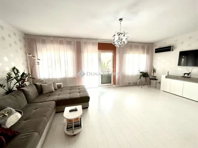 Eladó ház Mikepércs 187 nm