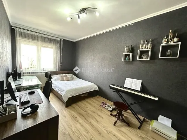 Eladó ház Mikepércs 187 nm