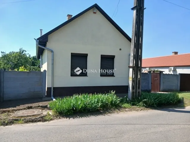 Eladó ház Hajdúhadház, Festő utca 75 nm