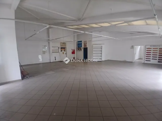 Kiadó kereskedelmi és ipari ingatlan Debrecen 2000 nm