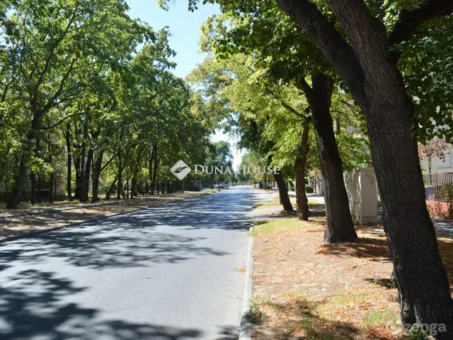 Eladó garázs Debrecen 13 nm
