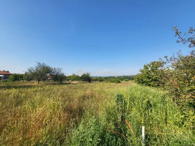 Eladó telek Csomád 1230 nm