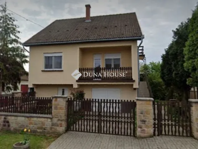 Eladó ház Romhány 280 nm